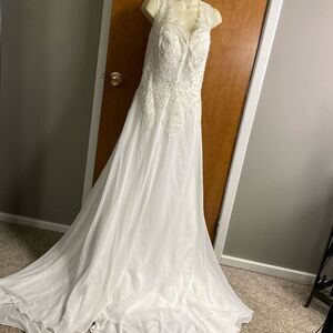 Plus size Wedding Dress Formal size 16 White